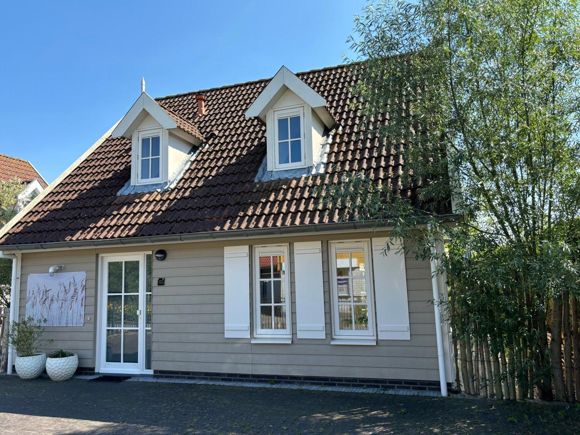 Holiday home Comfortabel En Gezellig Bij Het